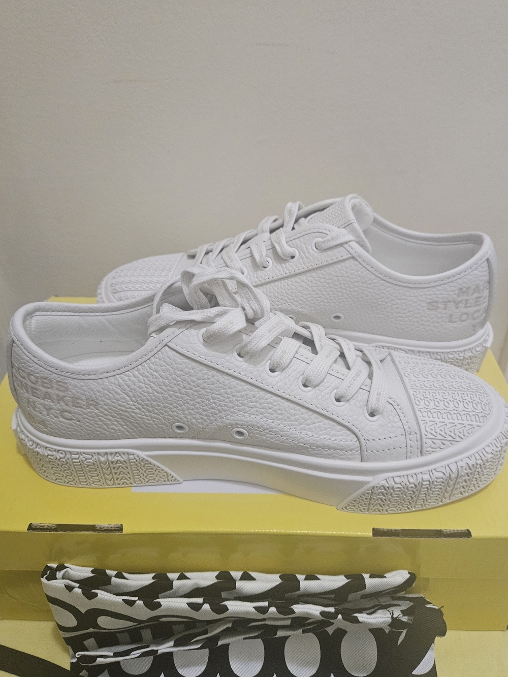 Marc Jacob's Women's  The Leather Sneaker Cotton White Size US9 / EU 39 - Picture 4 of 11